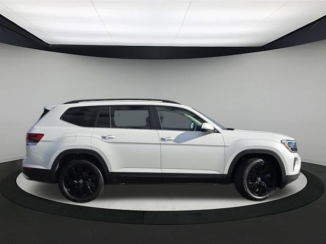 New 2026 Opal White Pearl Volkswagen 2.0T SE w/Technology image 7