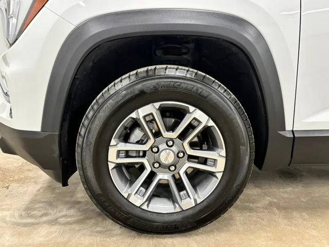 Used 2026 White GMC Elevation image 9