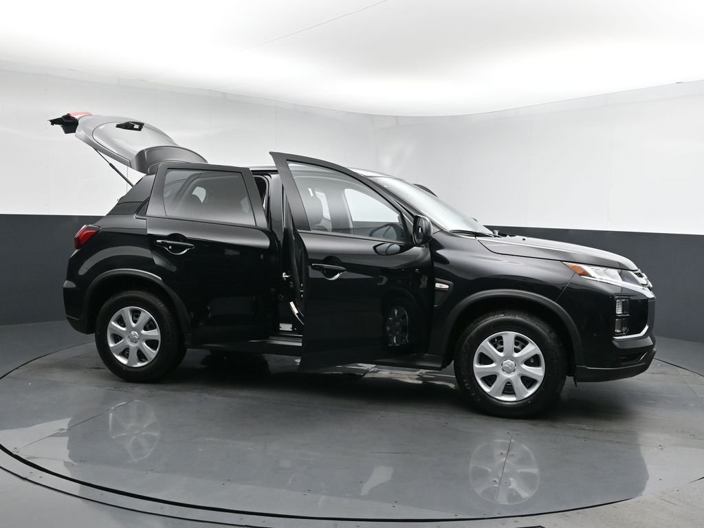 New 2026 Black Mitsubishi 2.0 S image 27