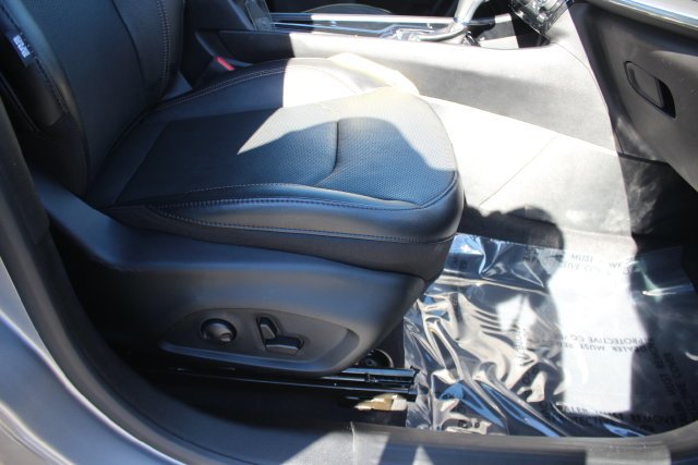 Used 2023 Silver Jeep Limited image 35