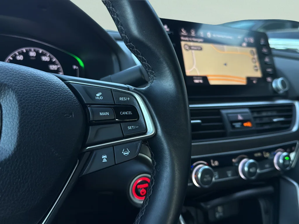 Used 2018 Black Honda Touring image 15