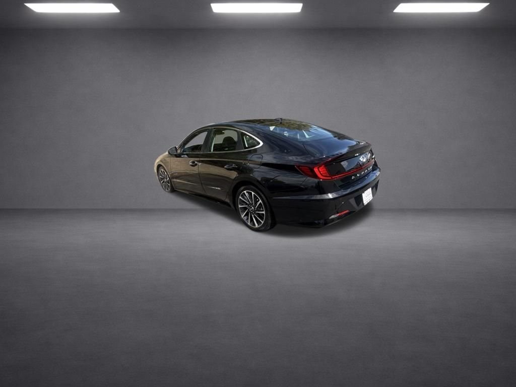 Used 2020 Black Hyundai Limited image 10