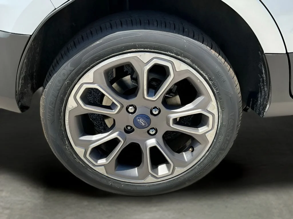 Used 2018 Silver Ford Titanium image 33