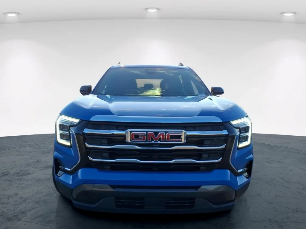 Used 2025 Blue GMC Elevation image 4