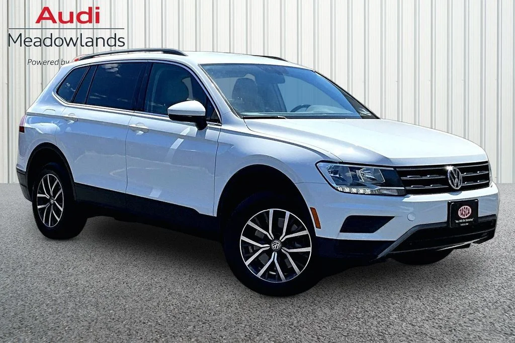 Used 2019 White Volkswagen 2.0T SE image 3