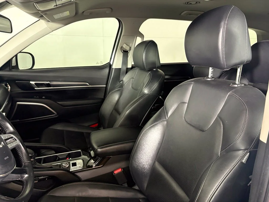 Used 2022 White Kia LX image 17