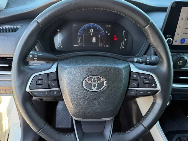 Certified Used 2024 WIND CHILL PEARL Toyota XLE image 12