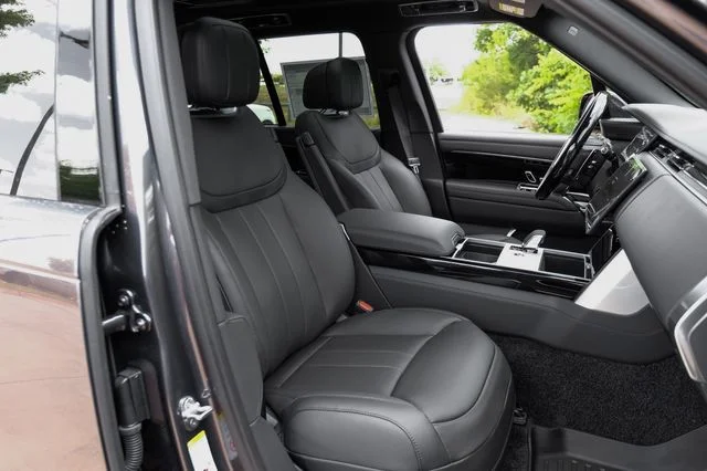 New 2026 Charente Grey Land Rover SE image 43