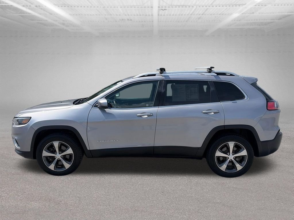 Used 2019 Silver Jeep Limited image 3