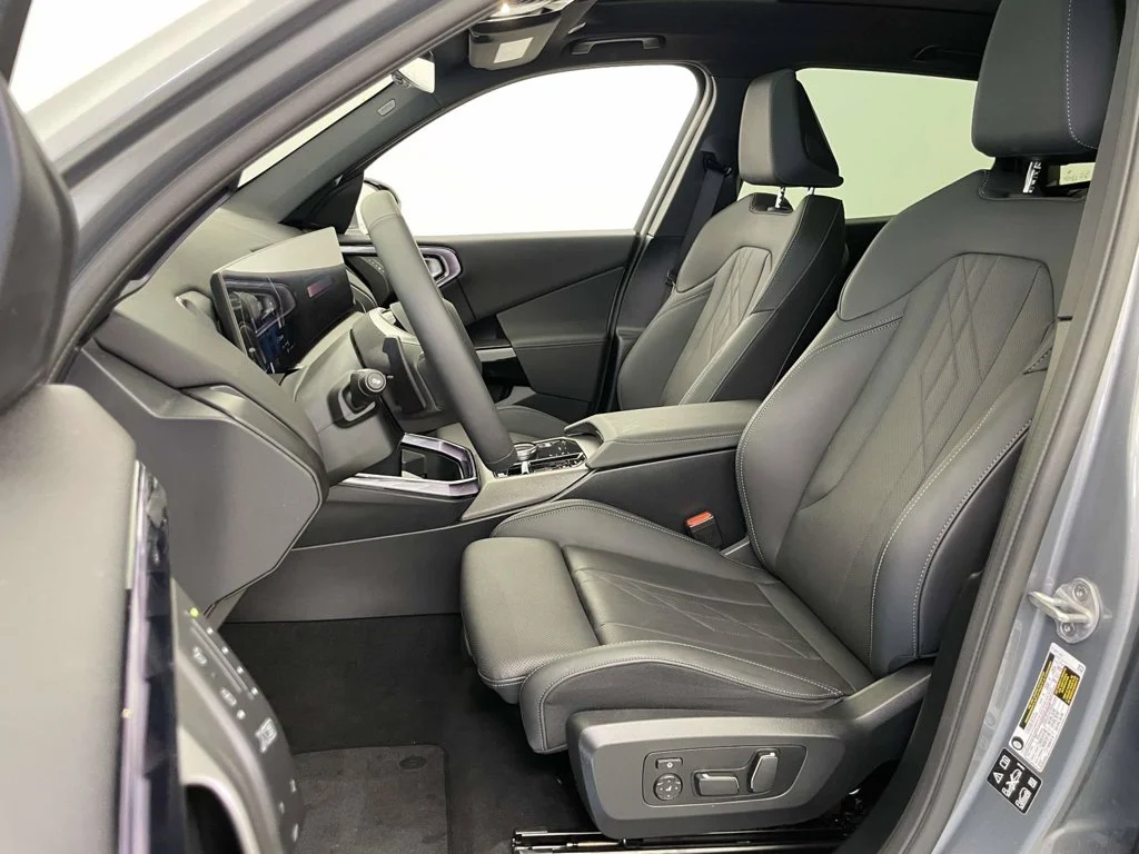 2026 BMW X3 30 - Photo 14