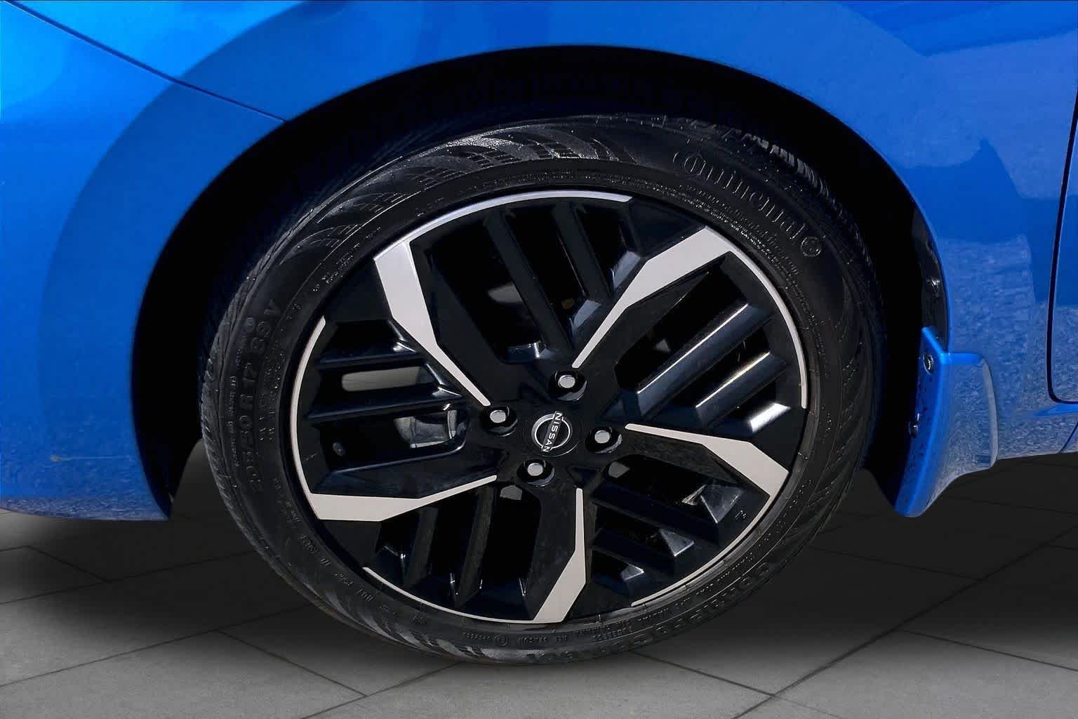 Used 2024 Electric Blue Metallic Nissan SR image 10