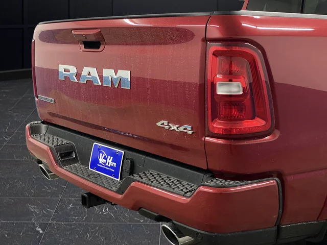 New 2026 Molten Red Pearl-Coat Exterior Paint RAM Big Horn/Lone Star image 33