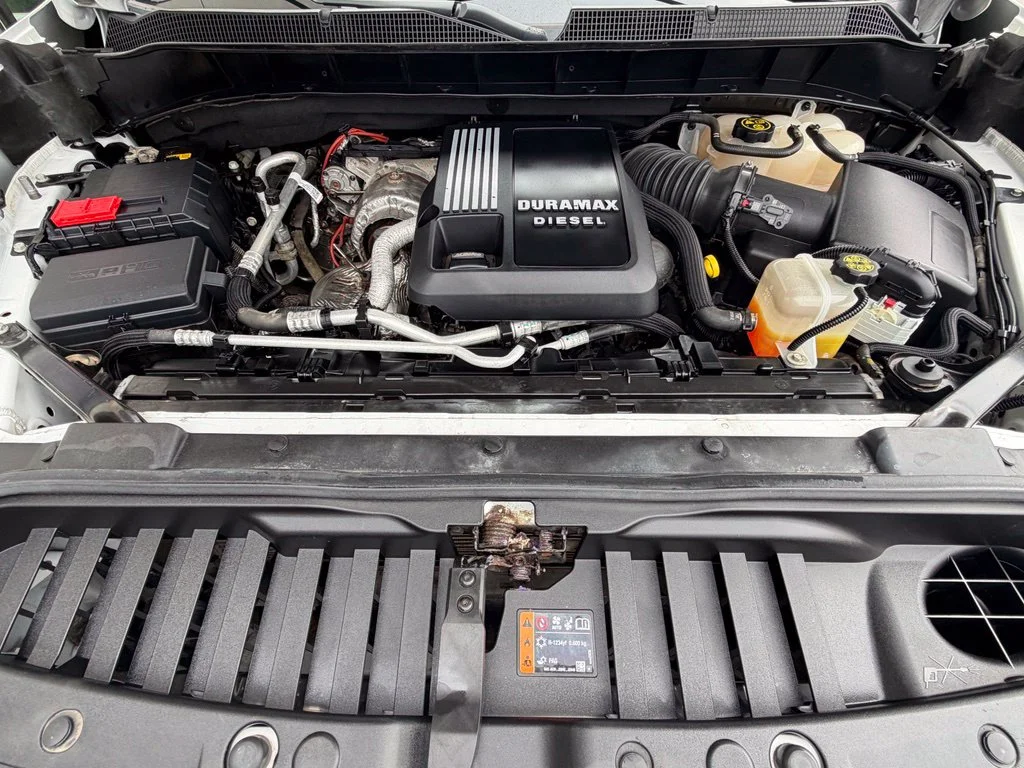 Used 2023 White Chevrolet LT image 7