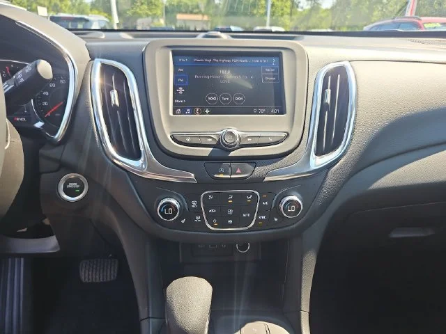 Used 2024 Summit White Chevrolet LT image 18