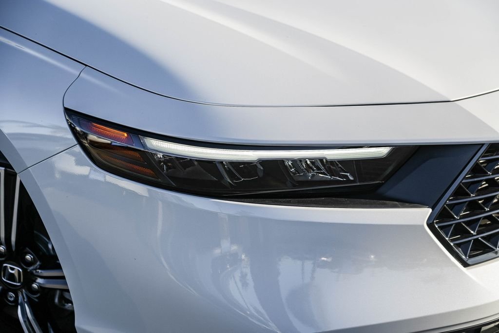 New 2026 Platinum White Pearl Honda SE image 2