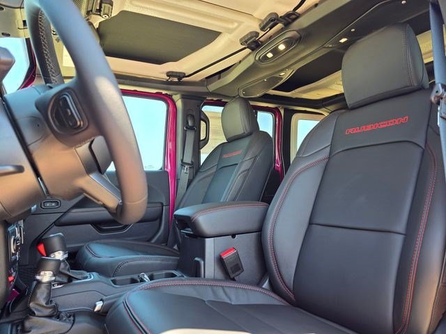 New 2026 Tuscadero Pearlcoat Jeep Rubicon image 24