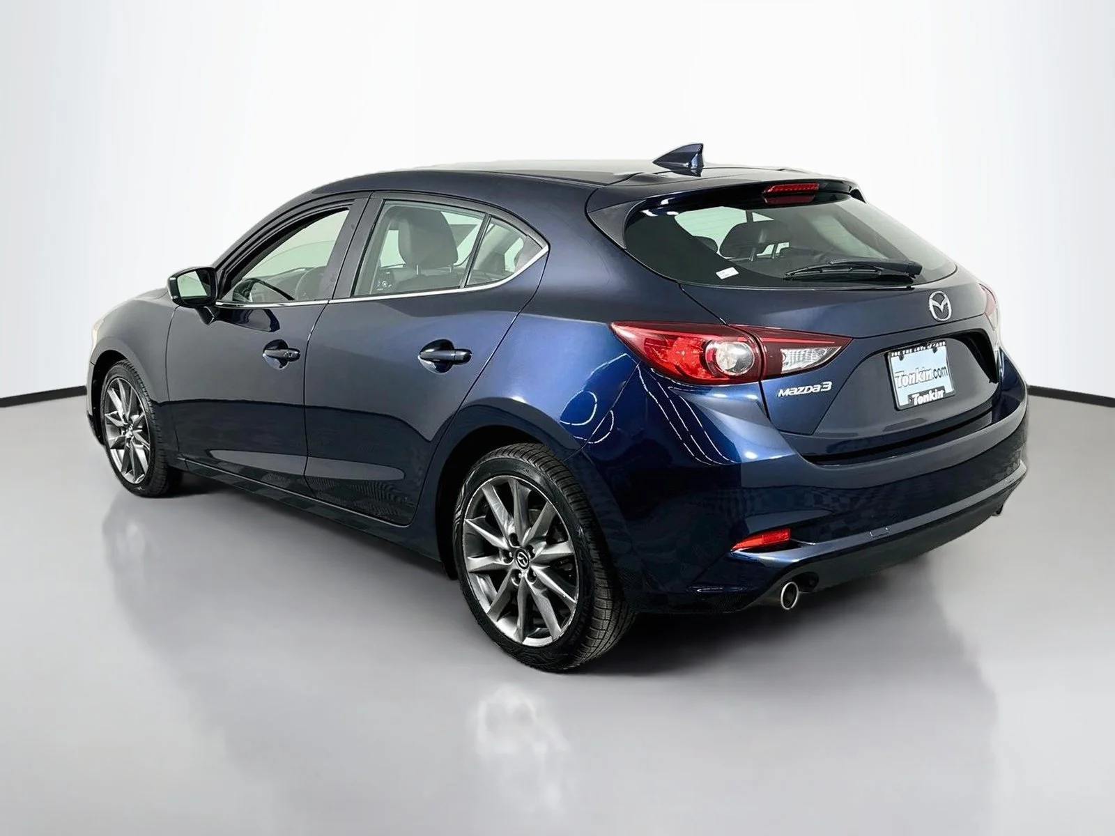 Used 2018 Deep Crystal Blue Mica Mazda Touring image 5