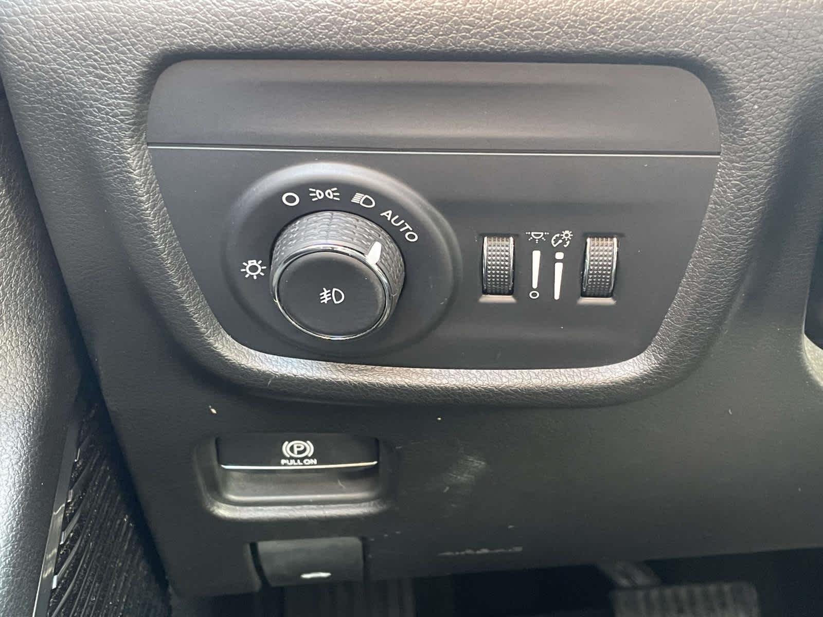 Used 2023 Silver Jeep Summit 4x4 image 44