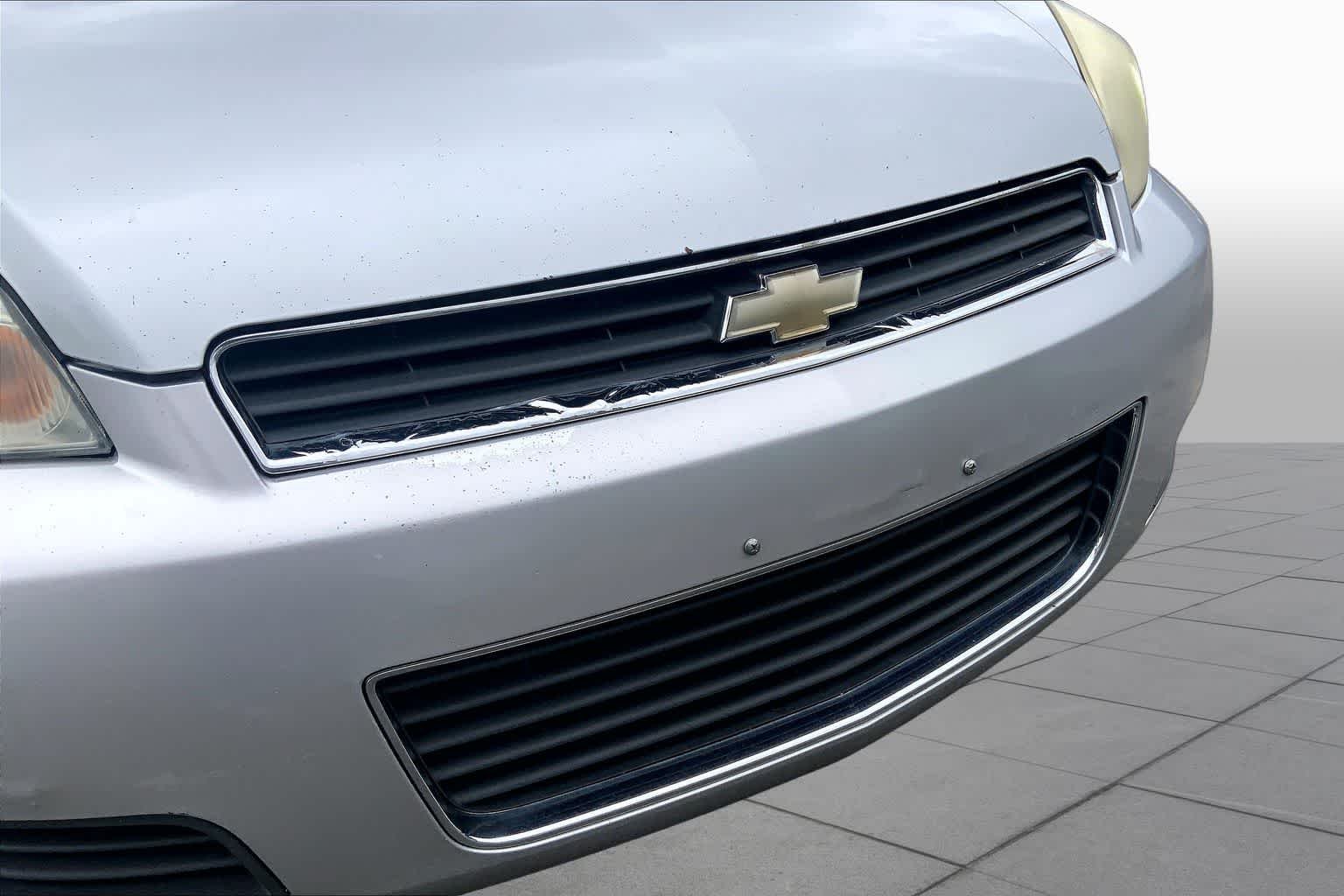 Used 2010 Silver Ice Metallic Chevrolet LT image 28