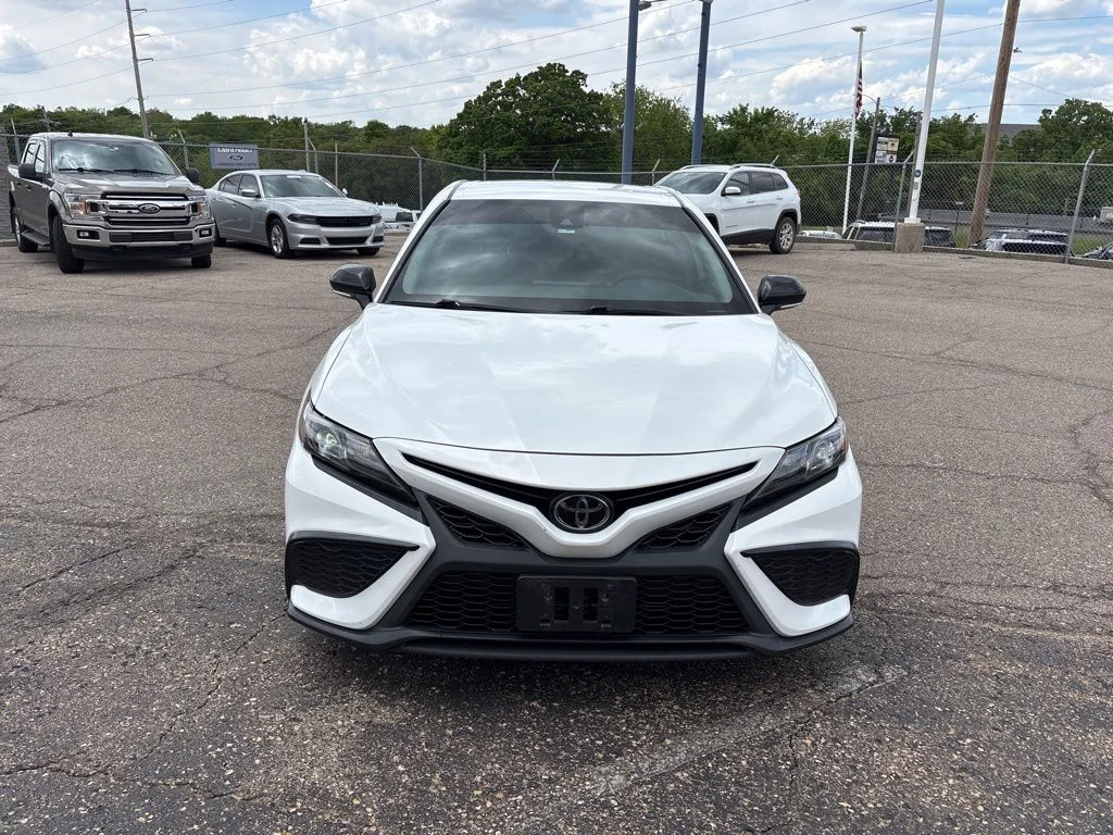 Certified 2022 Toyota Camry SE with VIN 4T1G11AK9NU063580 for sale in Kansas City