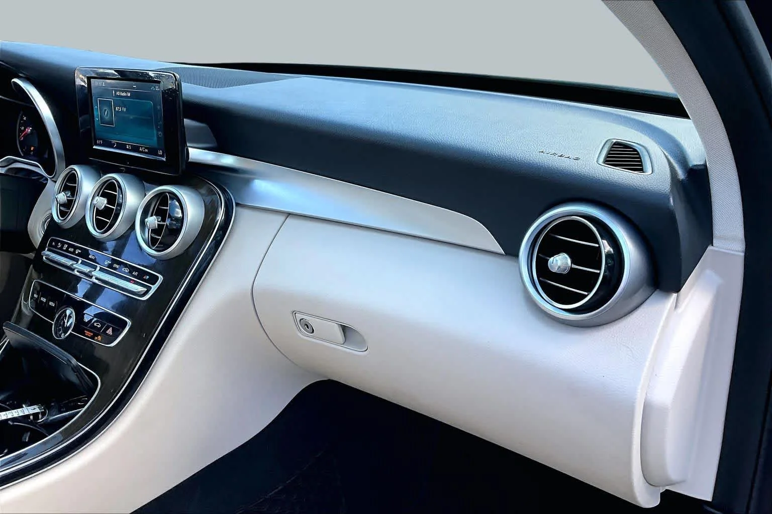 Used 2019 Lunar Blue Metallic Mercedes-Benz C 300 image 18