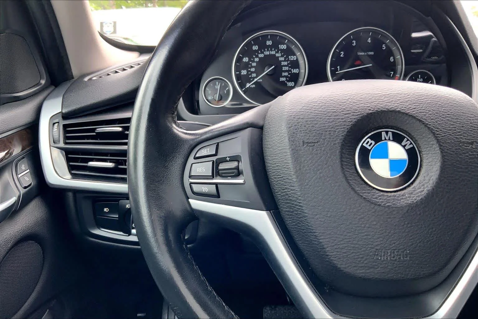 Used 2016 Space Gray Metallic BMW xDrive35i image 22