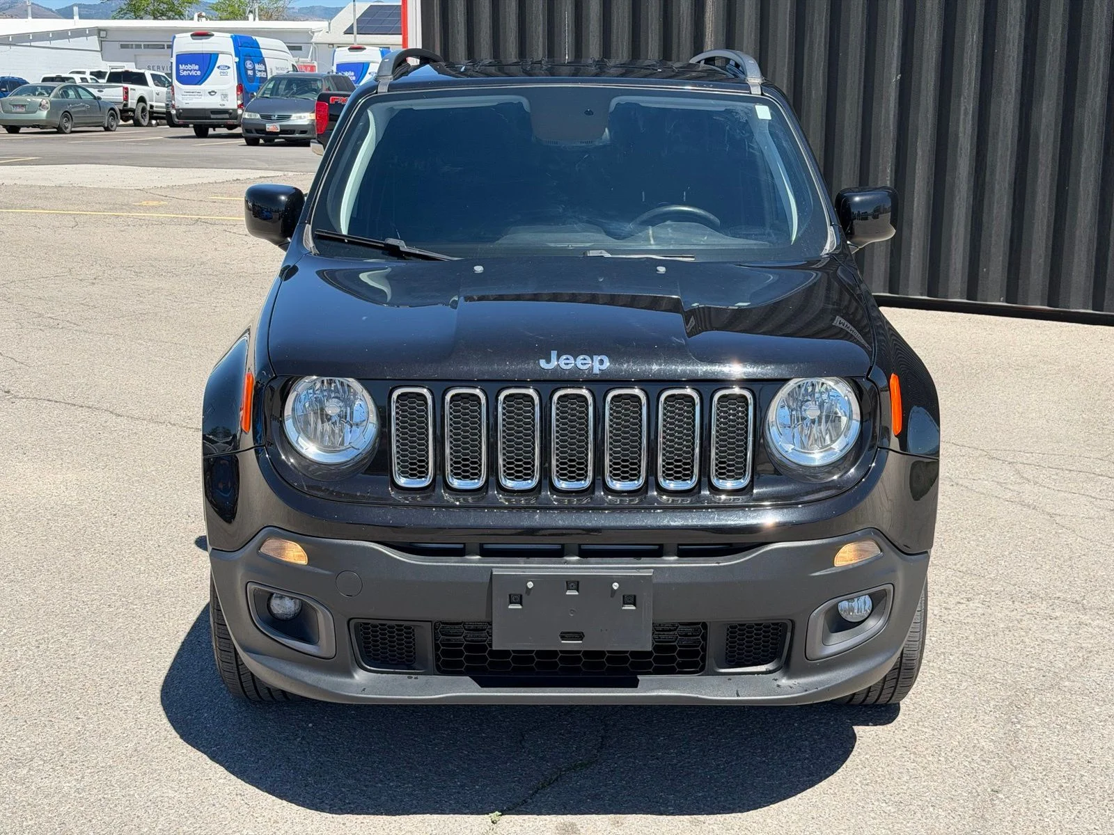 Used 2018 Black Jeep Latitude image 3