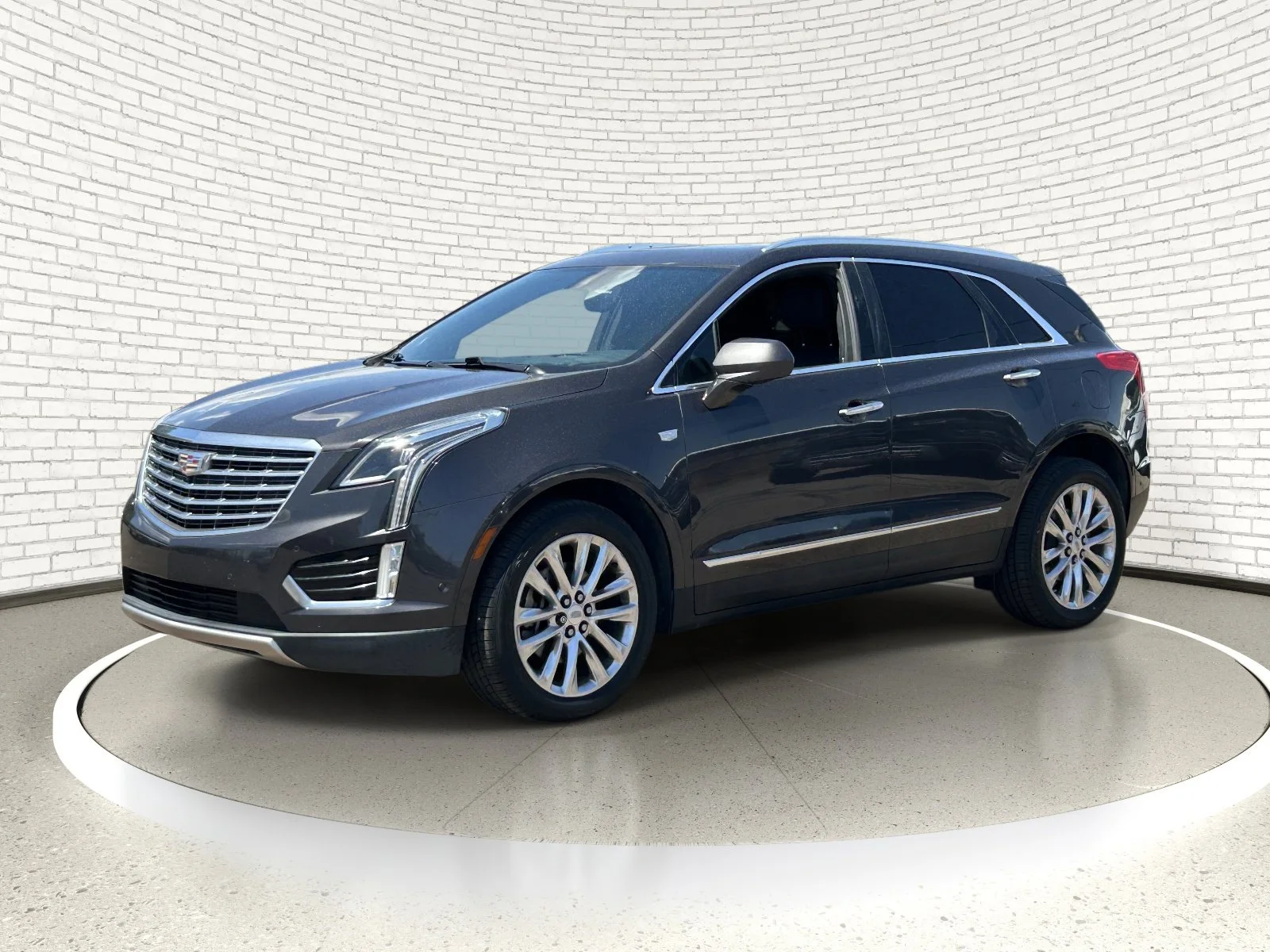 Used 2018 Dark Granite Metallic Cadillac Platinum AWD image 7