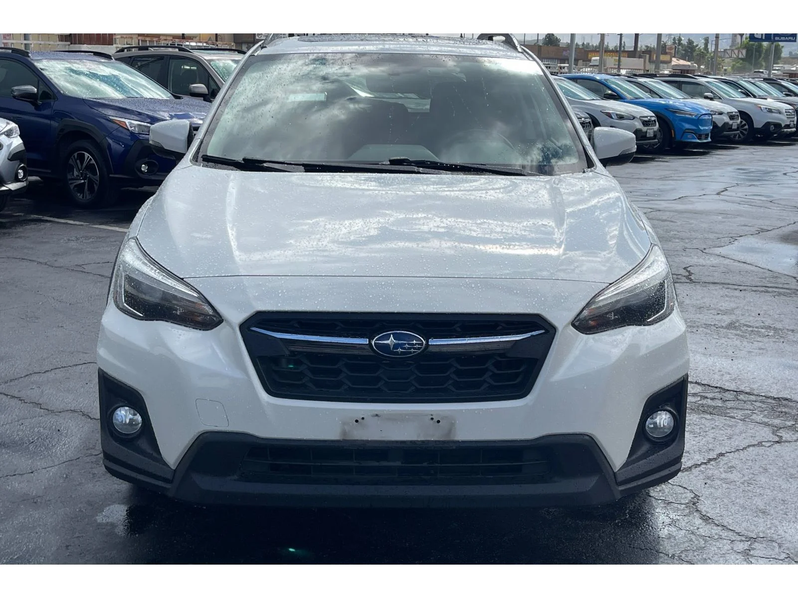Used 2018 Crystal White Pearl Subaru Limited image 9