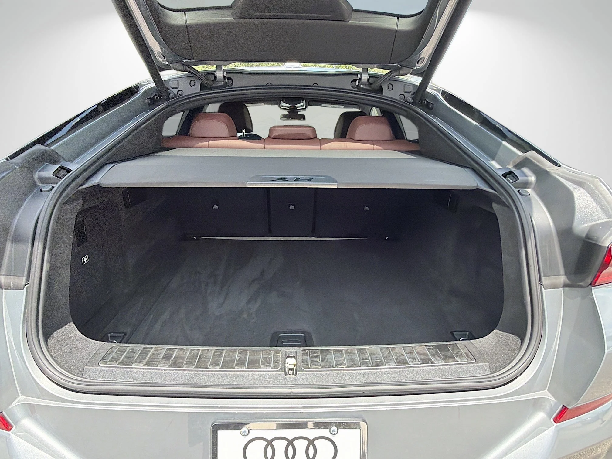 Used 2025 Dravit Gray Metallic BMW xDrive40i image 11