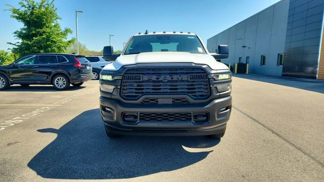 New 2026 Bright White Clear-Coat Exterior Paint RAM Tradesman image 4