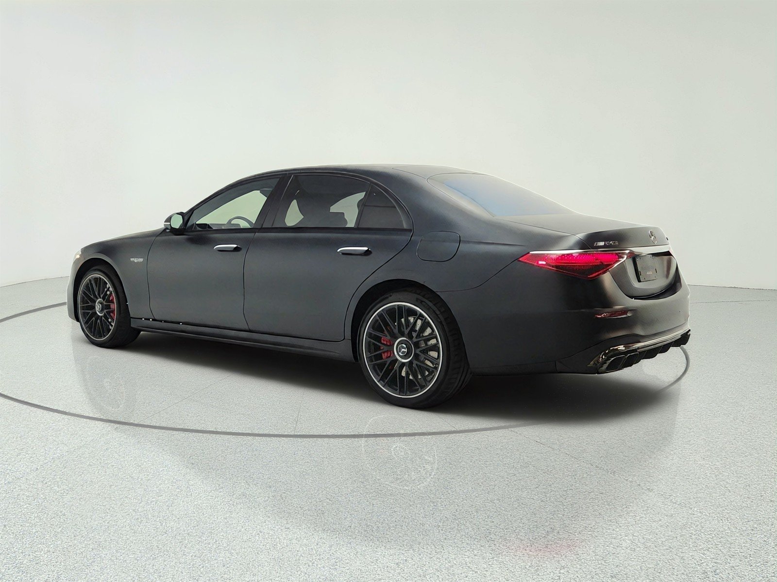 Used 2025 MANUFAKTUR Signature Night Black Magno Mercedes-Benz AMG® S 63 E 4MATIC Sedan image 7