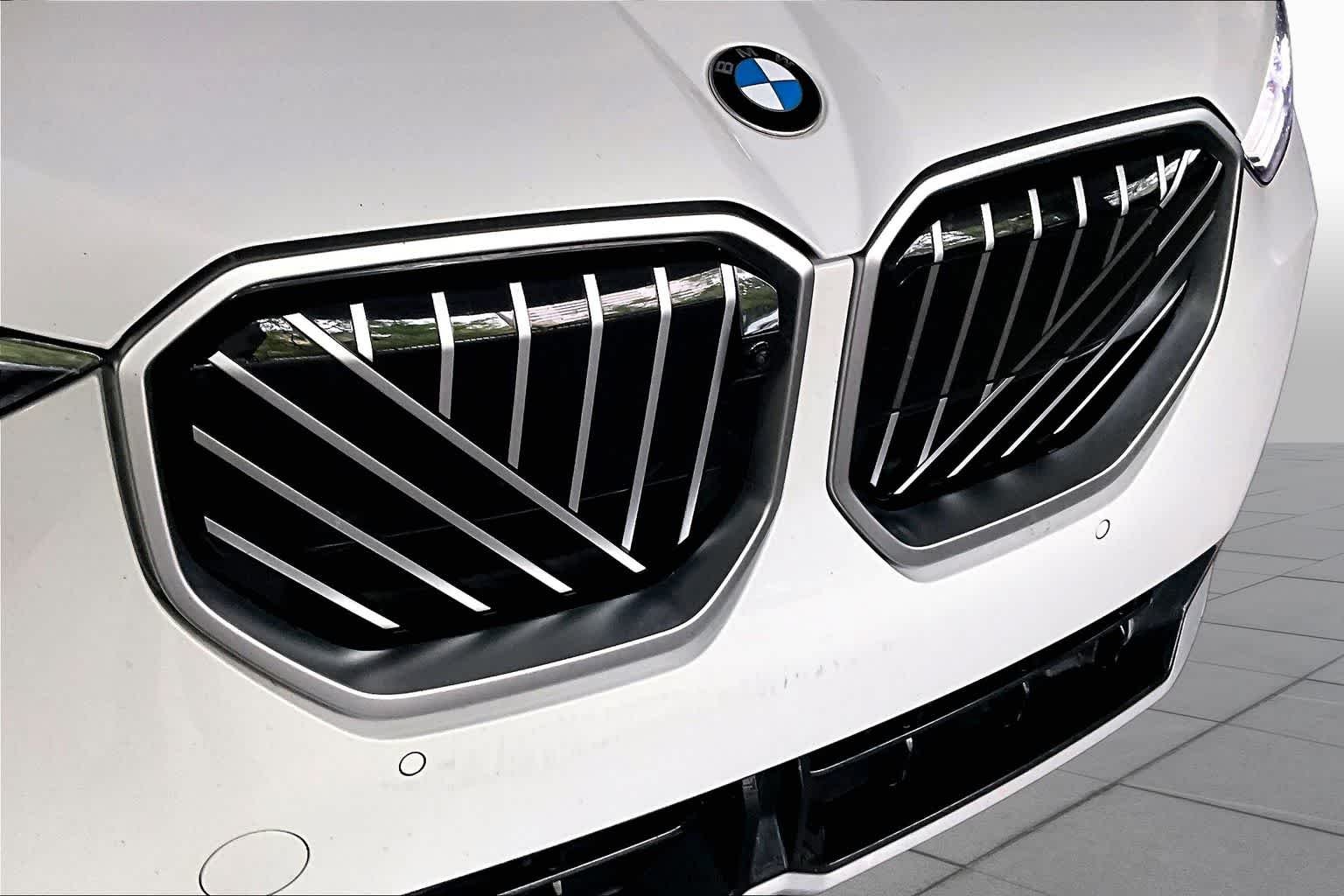 Used 2025 Alpine White BMW 30 xDrive image 31