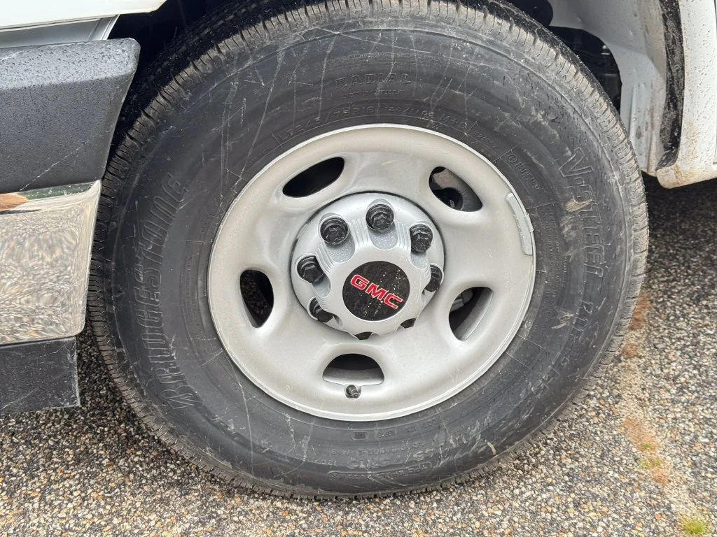 New 2026 Summit White GMC 1WT image 4