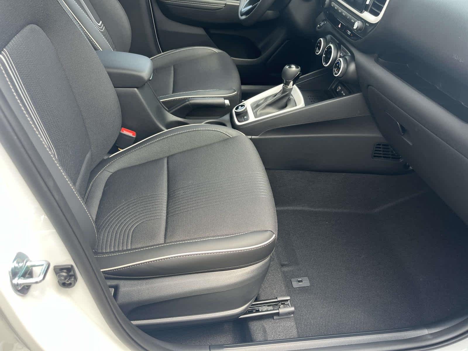 New 2026 Lunar White w/Black Roof Hyundai SEL image 19