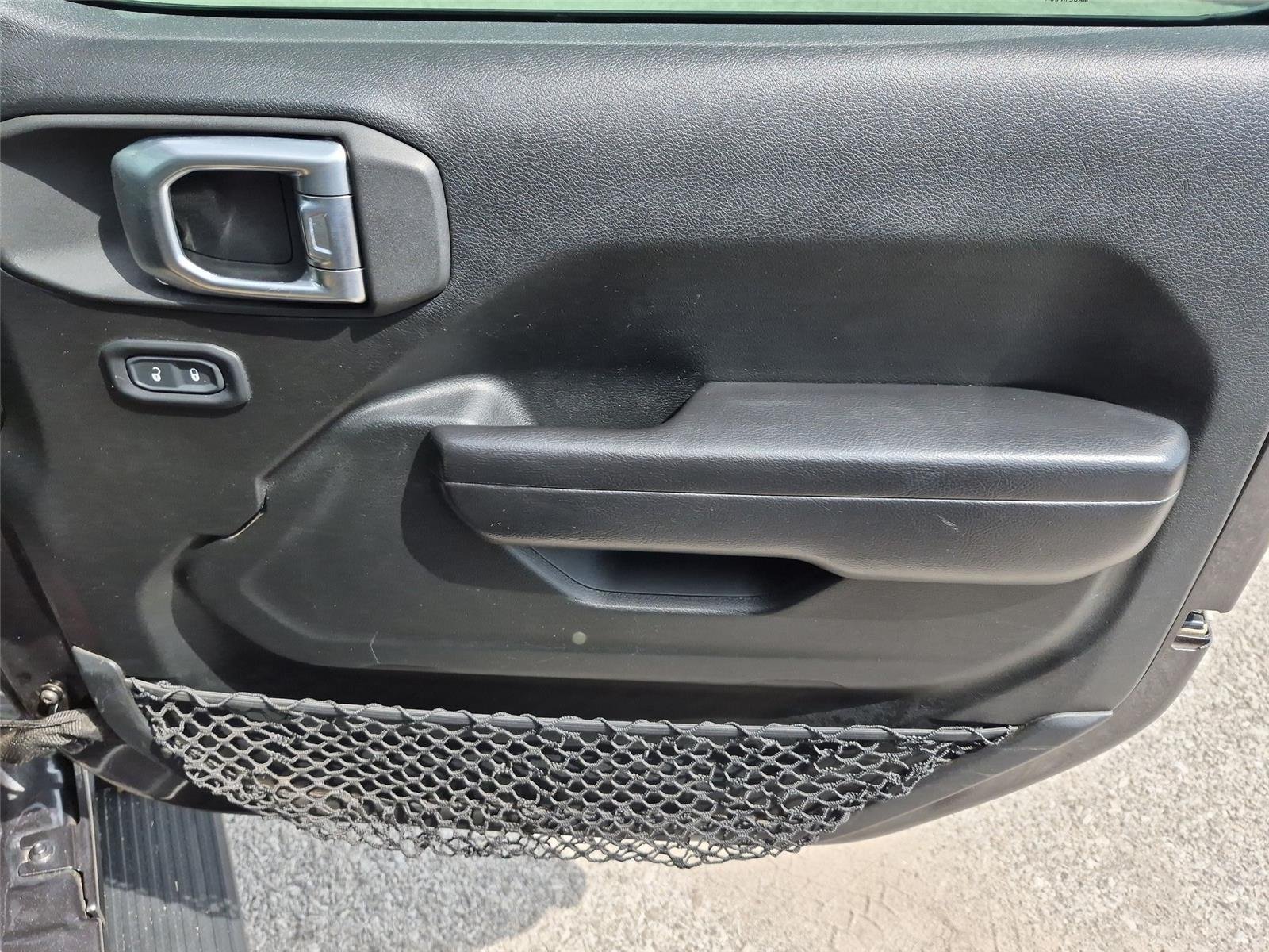 Used 2020 Granite Crystal Metallic Clearcoat Jeep Sport S image 35