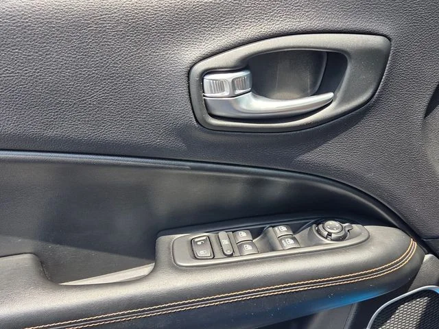 Used 2018 Blue Jeep Limited image 30