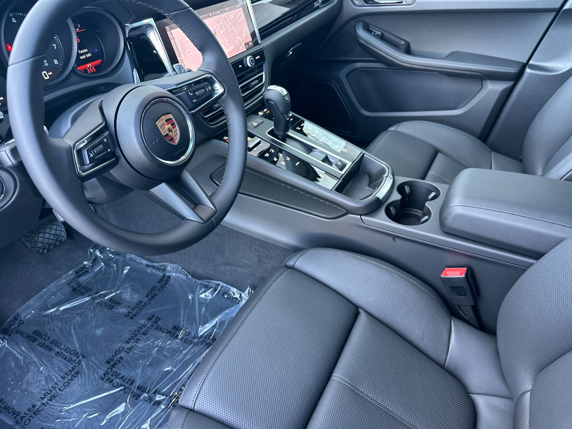 New 2026  Porsche Macan (AWD) image 5
