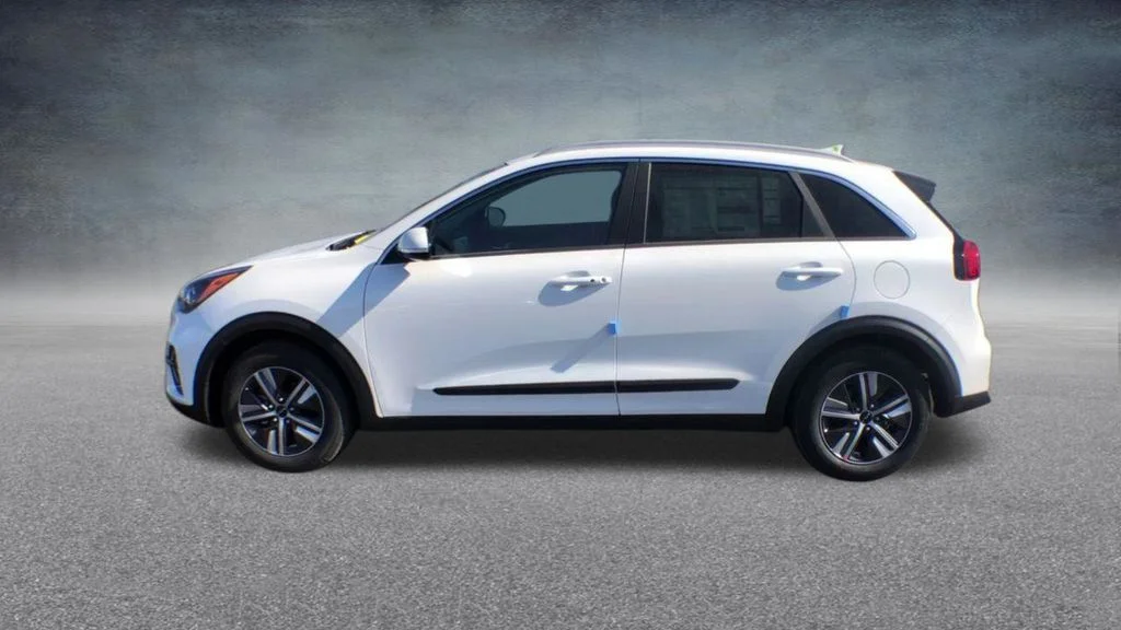 Used 2022 White Kia EX Premium image 13