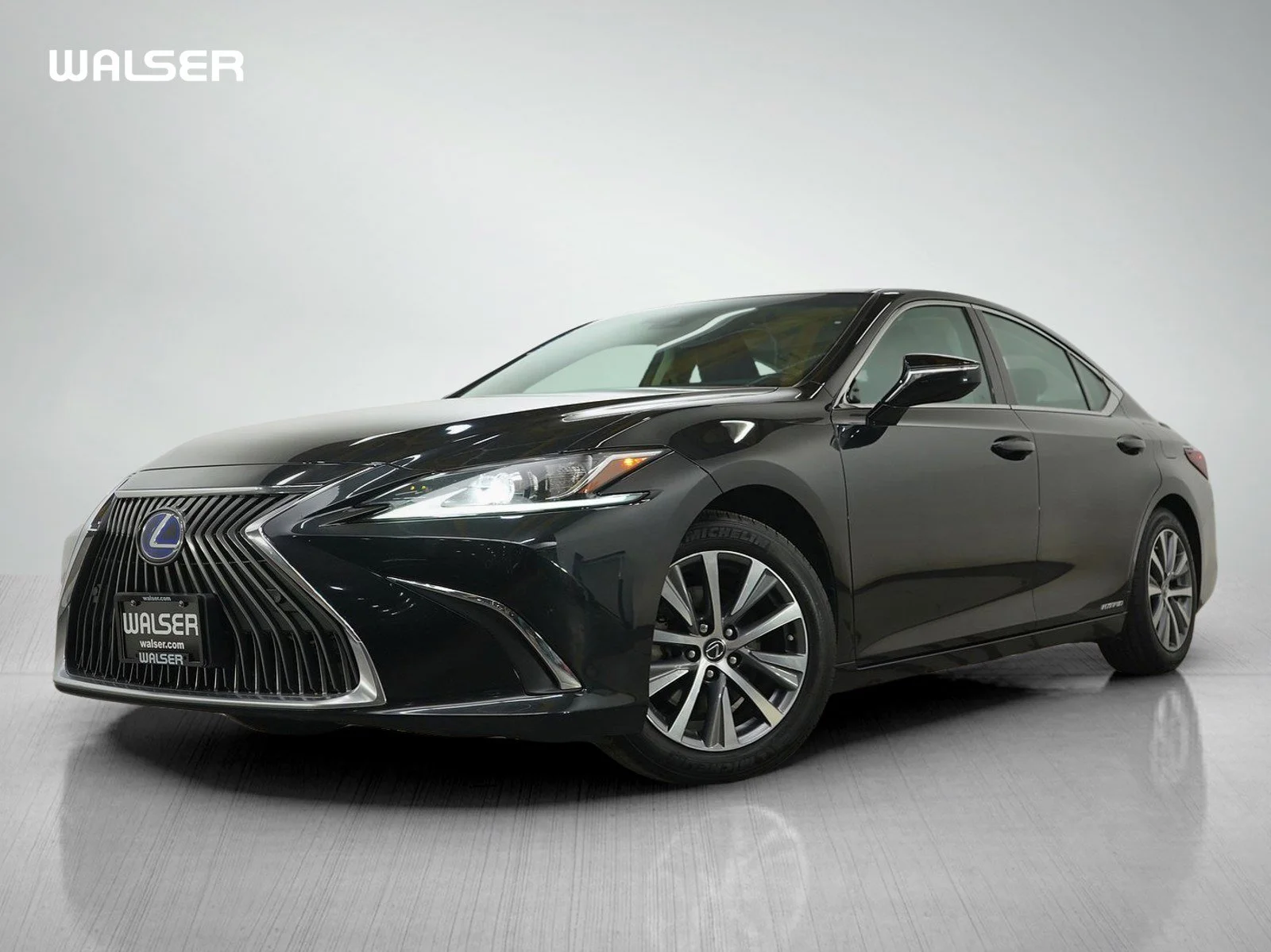 2021 Lexus ES 300h Premium's photo