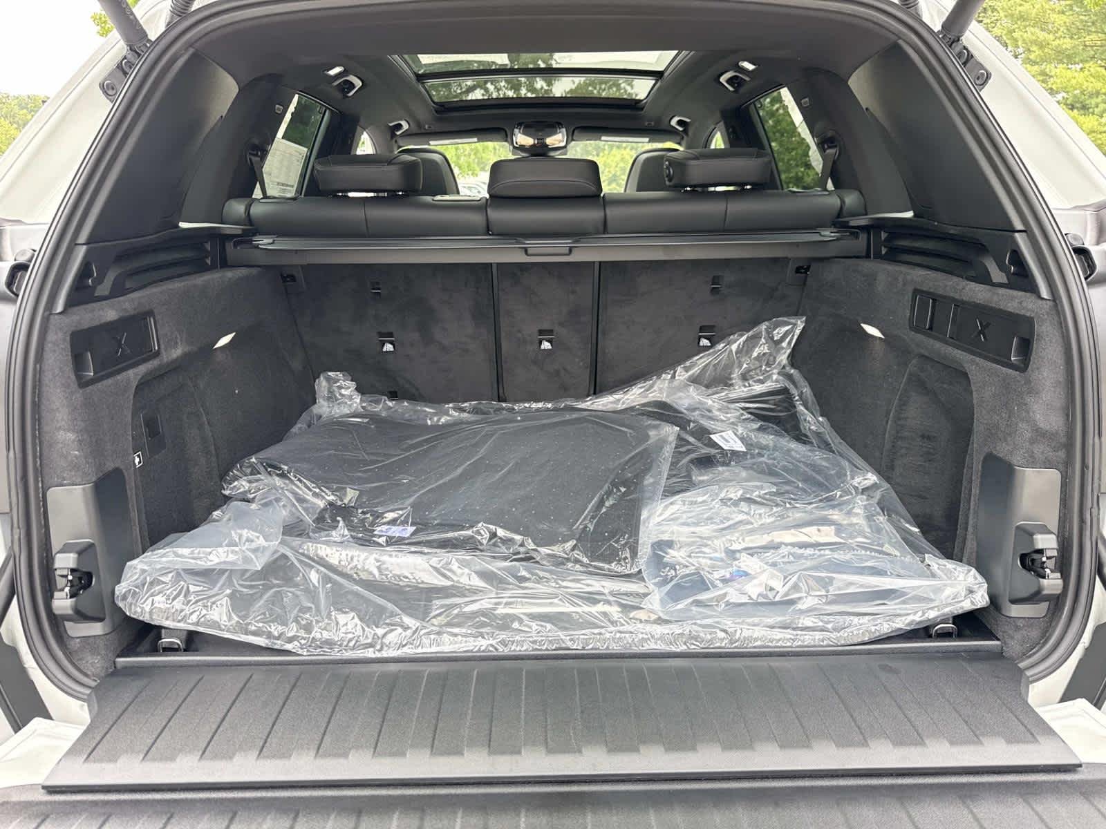 New 2026 Mineral White Metallic BMW xDrive40i image 29