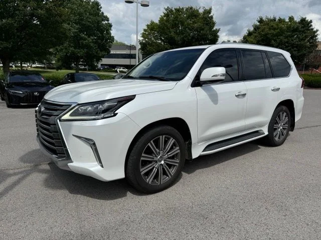 Used 2017  Lexus 570 image 3