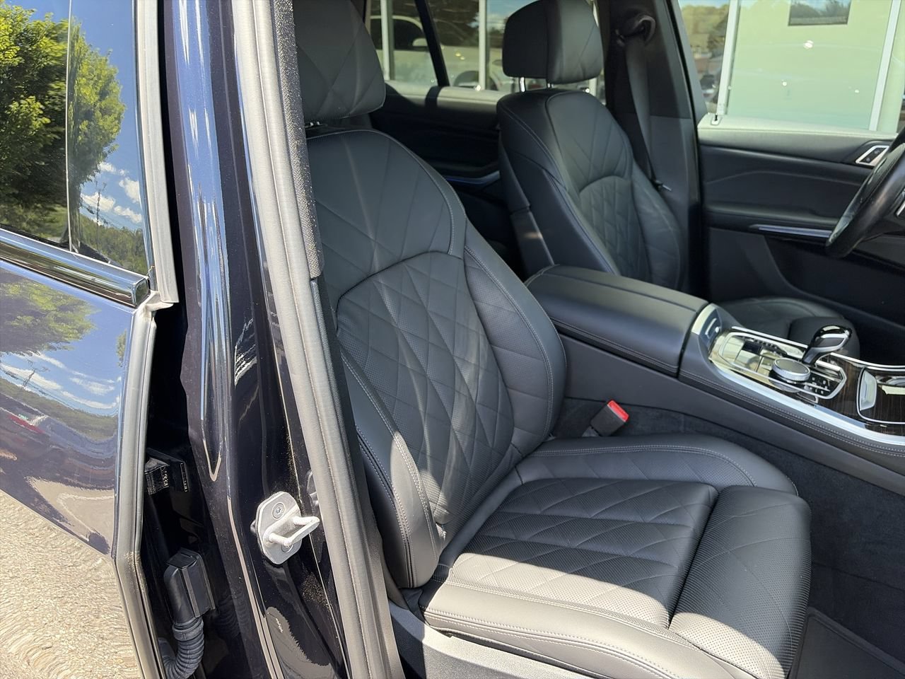 Used 2023 Carbon Black Metallic BMW xDrive40i image 37