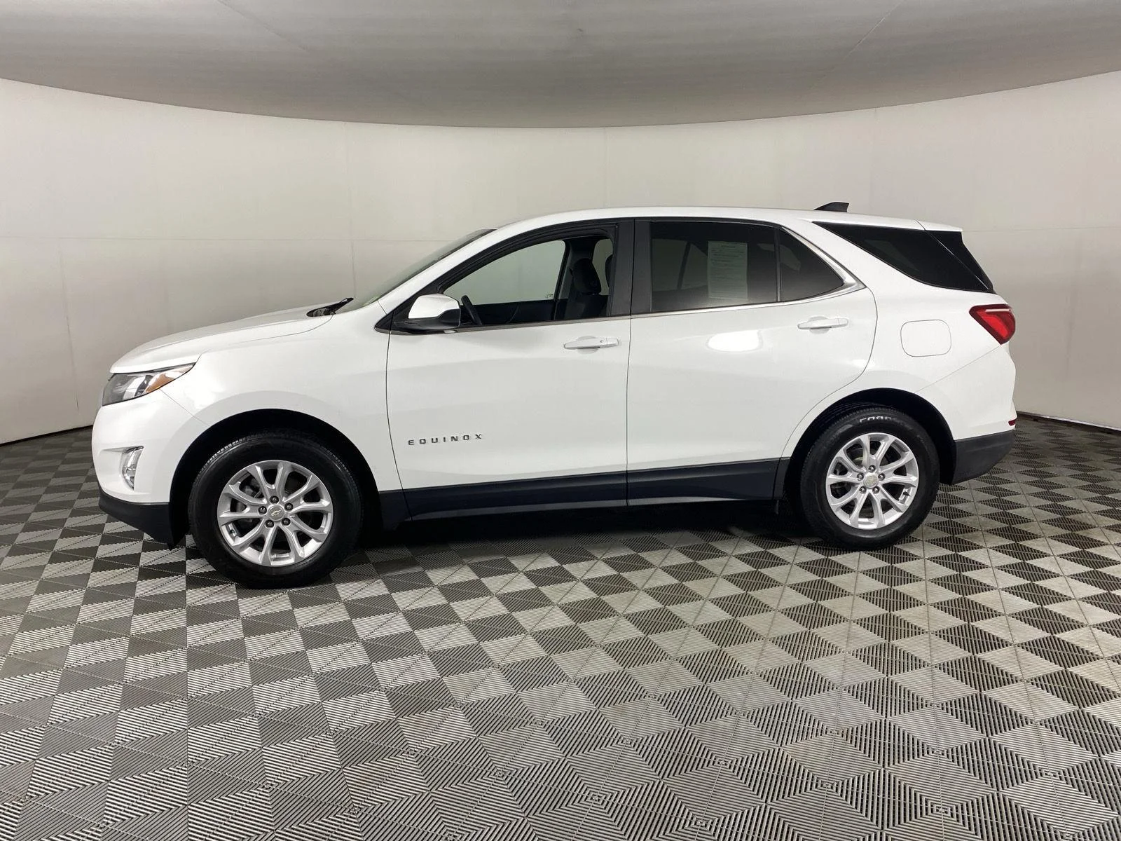Used 2021 Summit White Chevrolet LT image 4