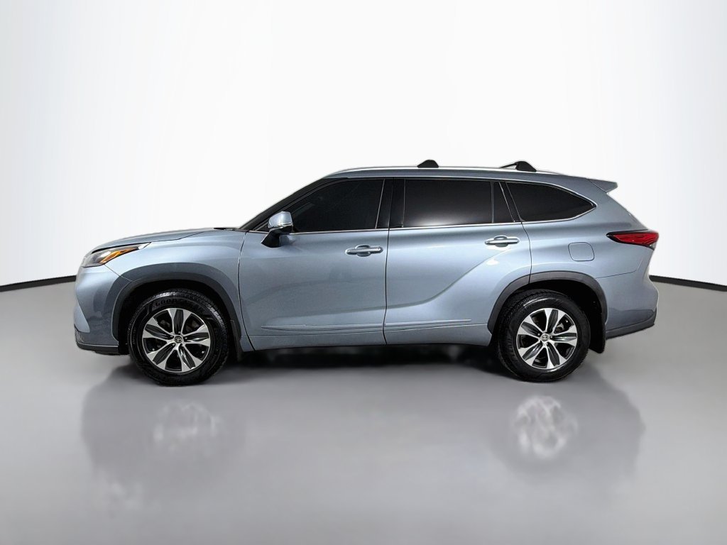 Used 2021  Toyota XLE image 8