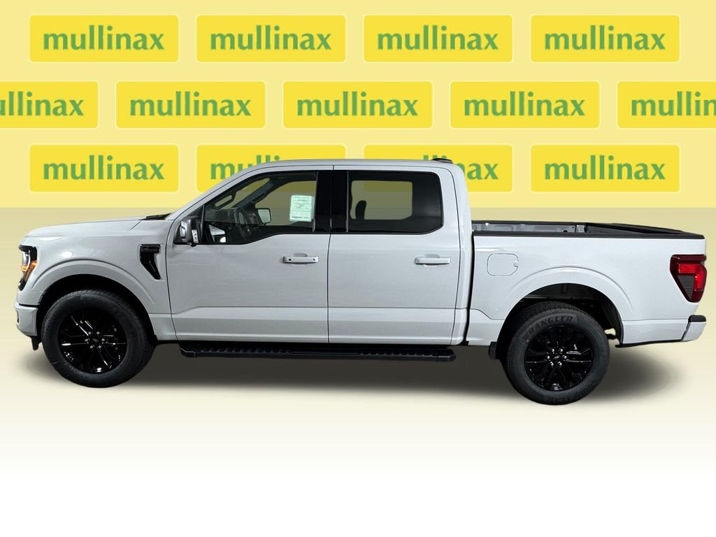 New 2026 White Ford XLT image 2