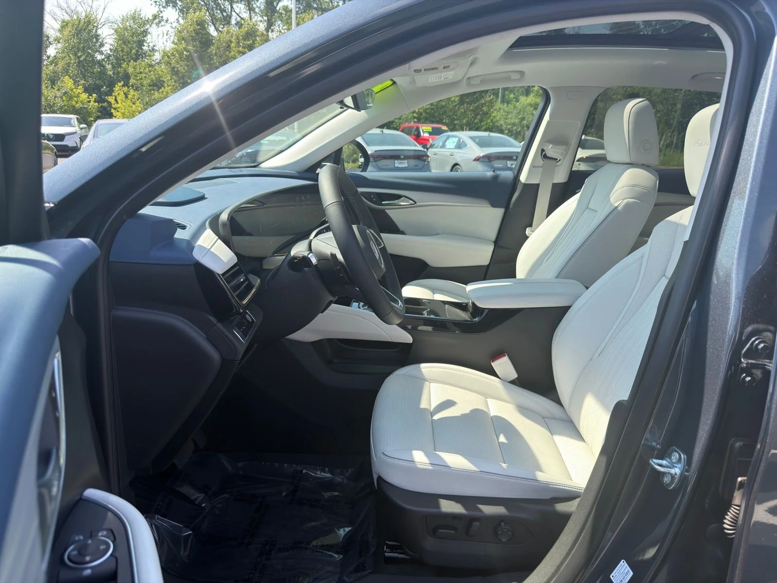 Used 2026 Quartz Blue Metallic Buick Avenir image 10