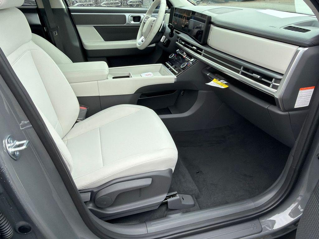 New 2026 Gray Hyundai SE image 13