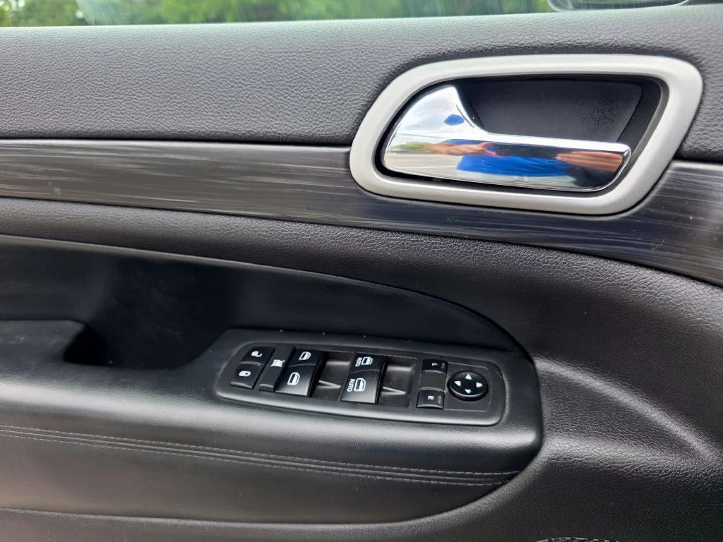 Used 2021  Jeep Laredo X image 15