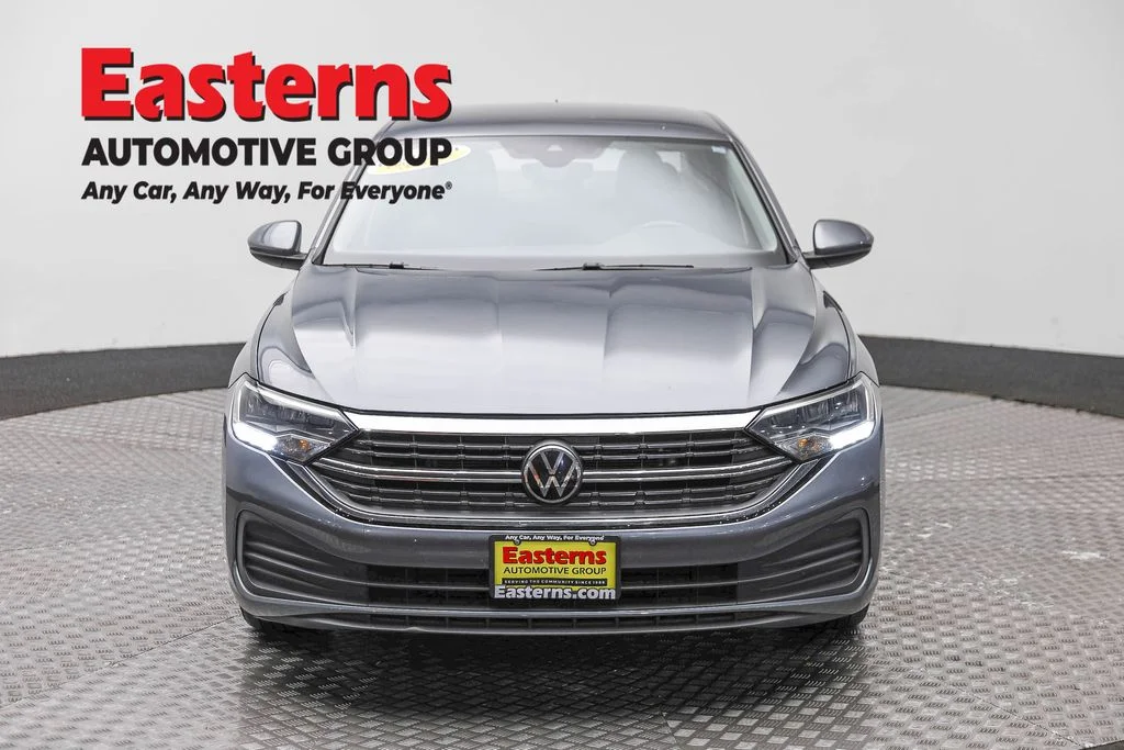 Used 2024 Silver Volkswagen 1.5T SE image 2
